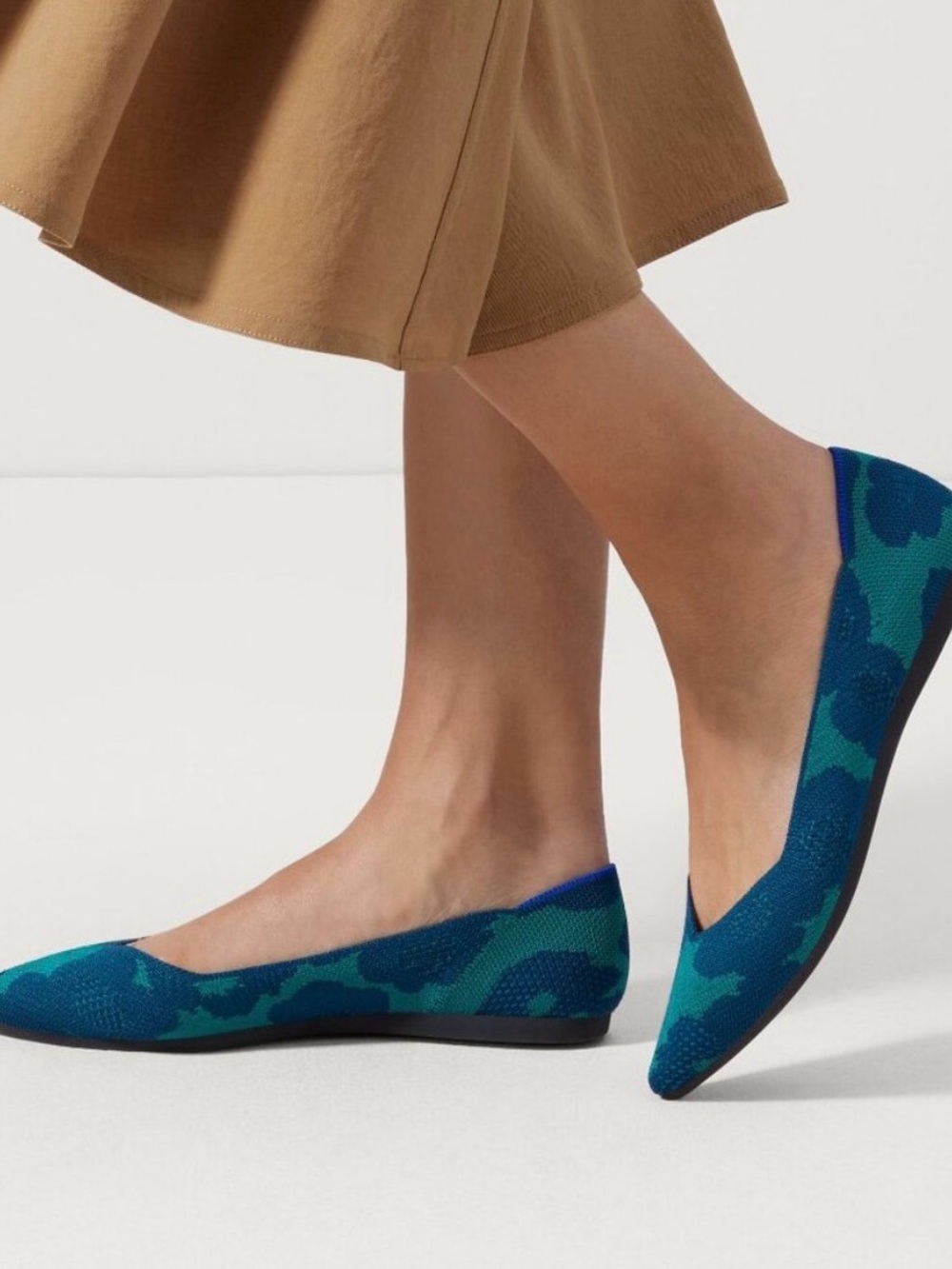 Rothy's Pointed Knit Flats in Teal - Discontinued Water Poppy - Picture 6 of 6